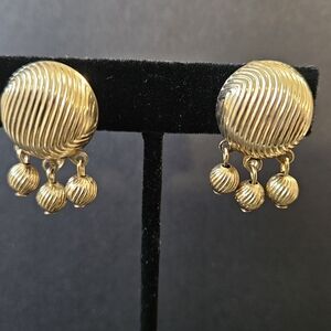 Vintage Sarah Coventry Gold Clip-On Earrings